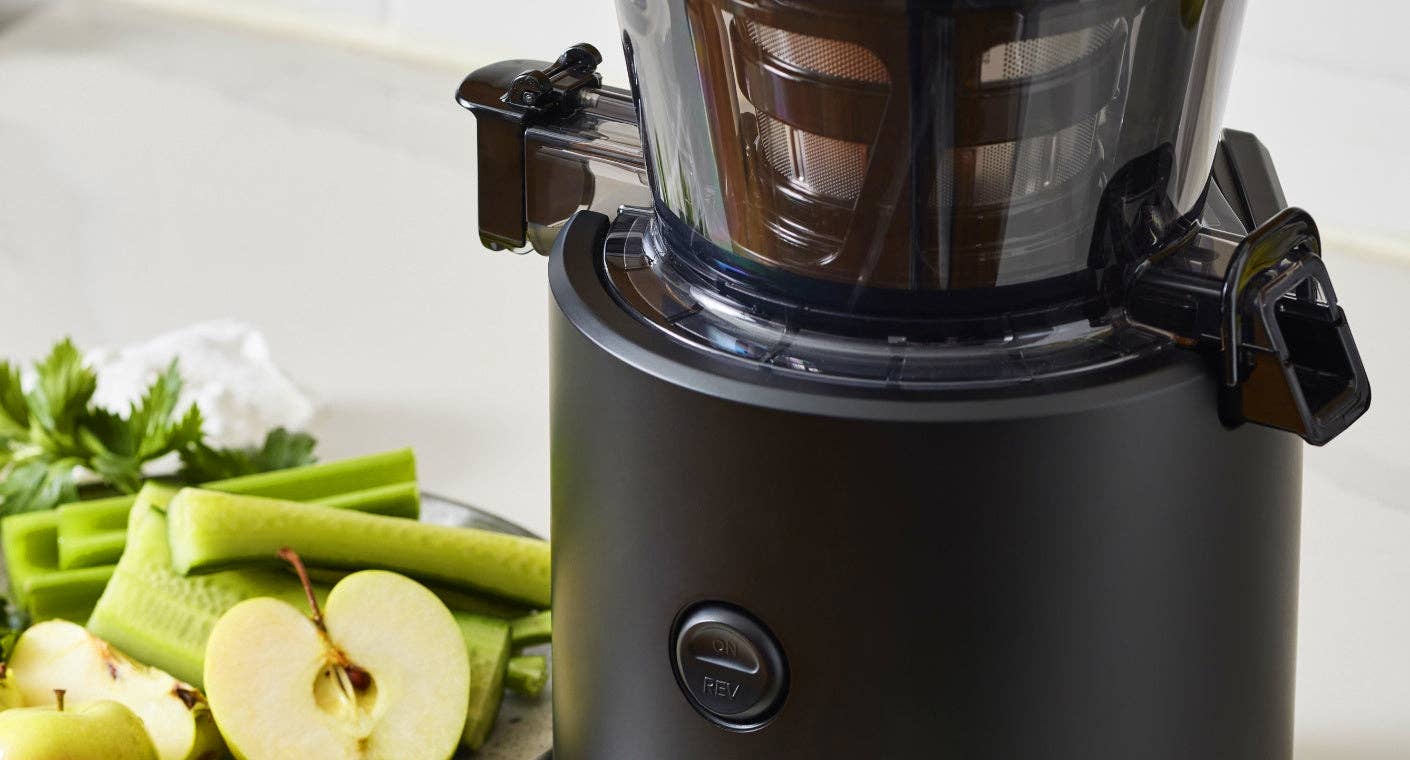 Low Pulp - H320 Cold Press Juicer: Matte Black